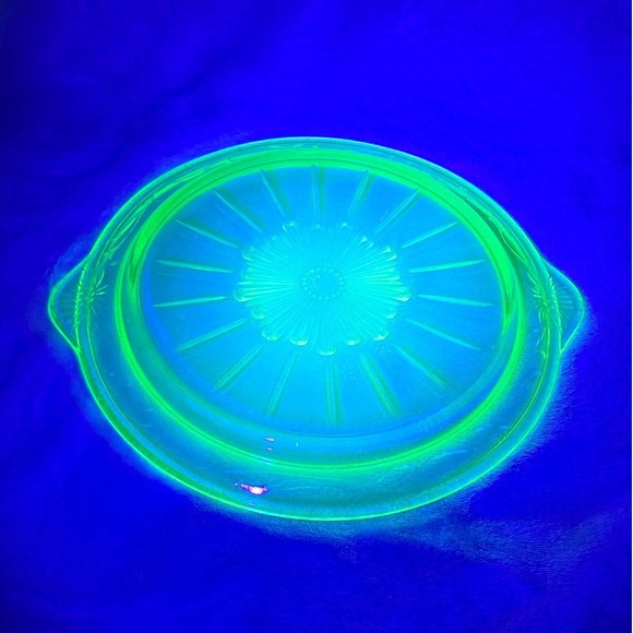 Vintage Uranium U.S. Glass Co. "Tendril Green" Cake Plate - Picture 2 of 6